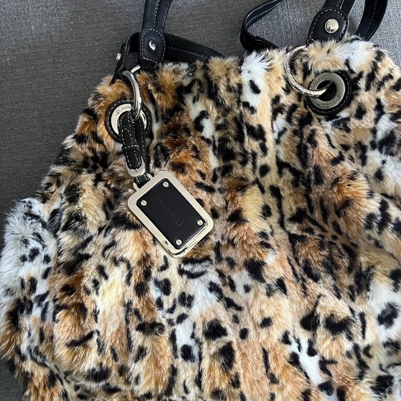 Leopard Print Faux Fur Tote Bag - Picture 1 of 4